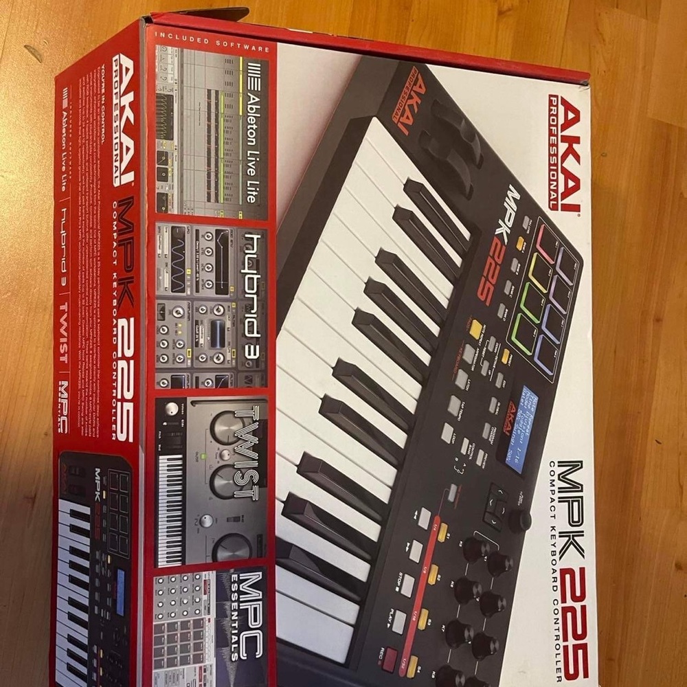 Akai Professional MPK225 Keyboard